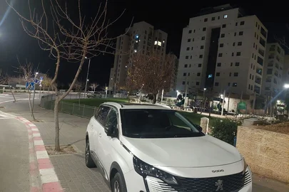 2023' Peugeot 5008 פיג'ו