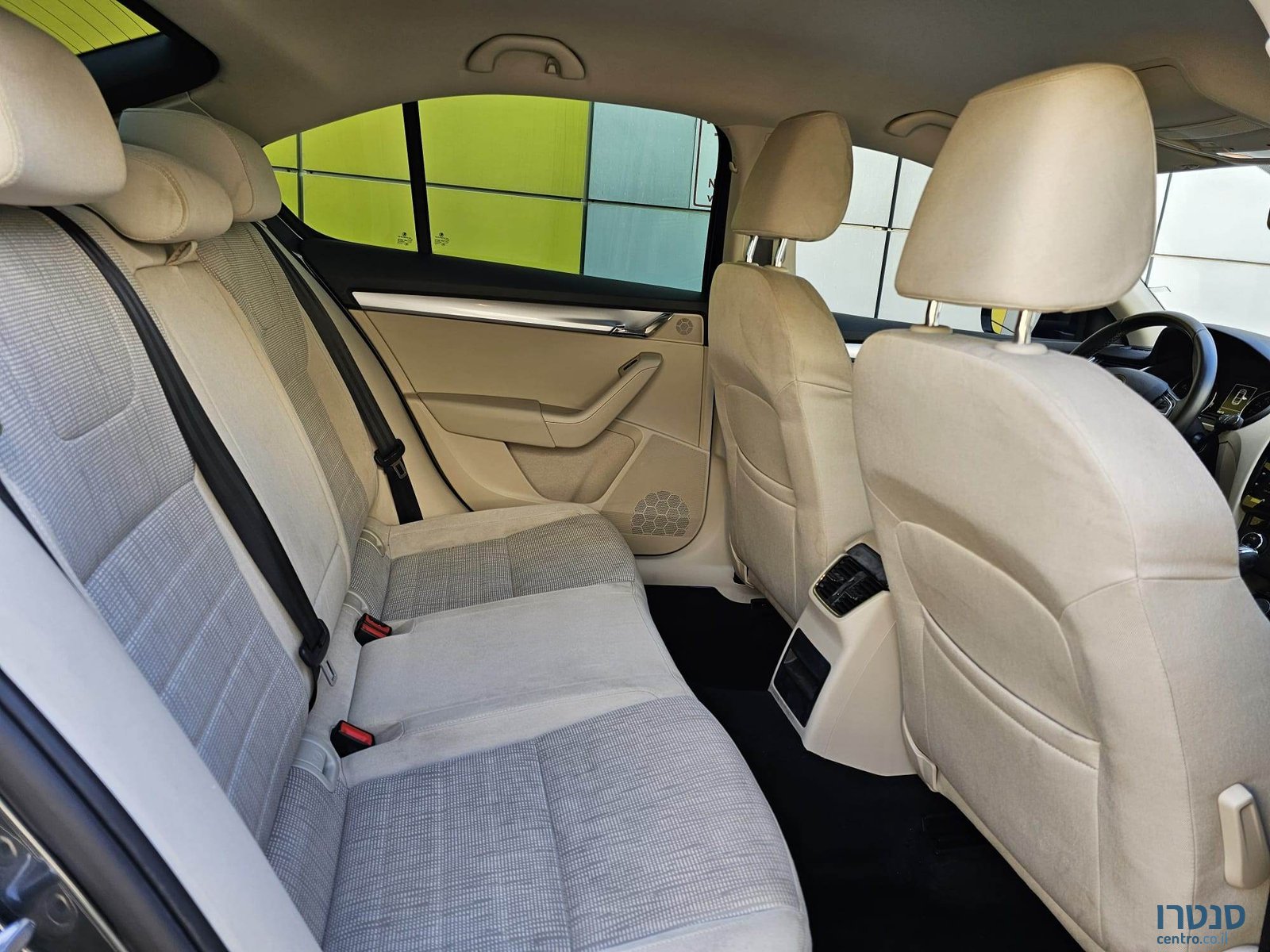 2016' Skoda Octavia photo #6