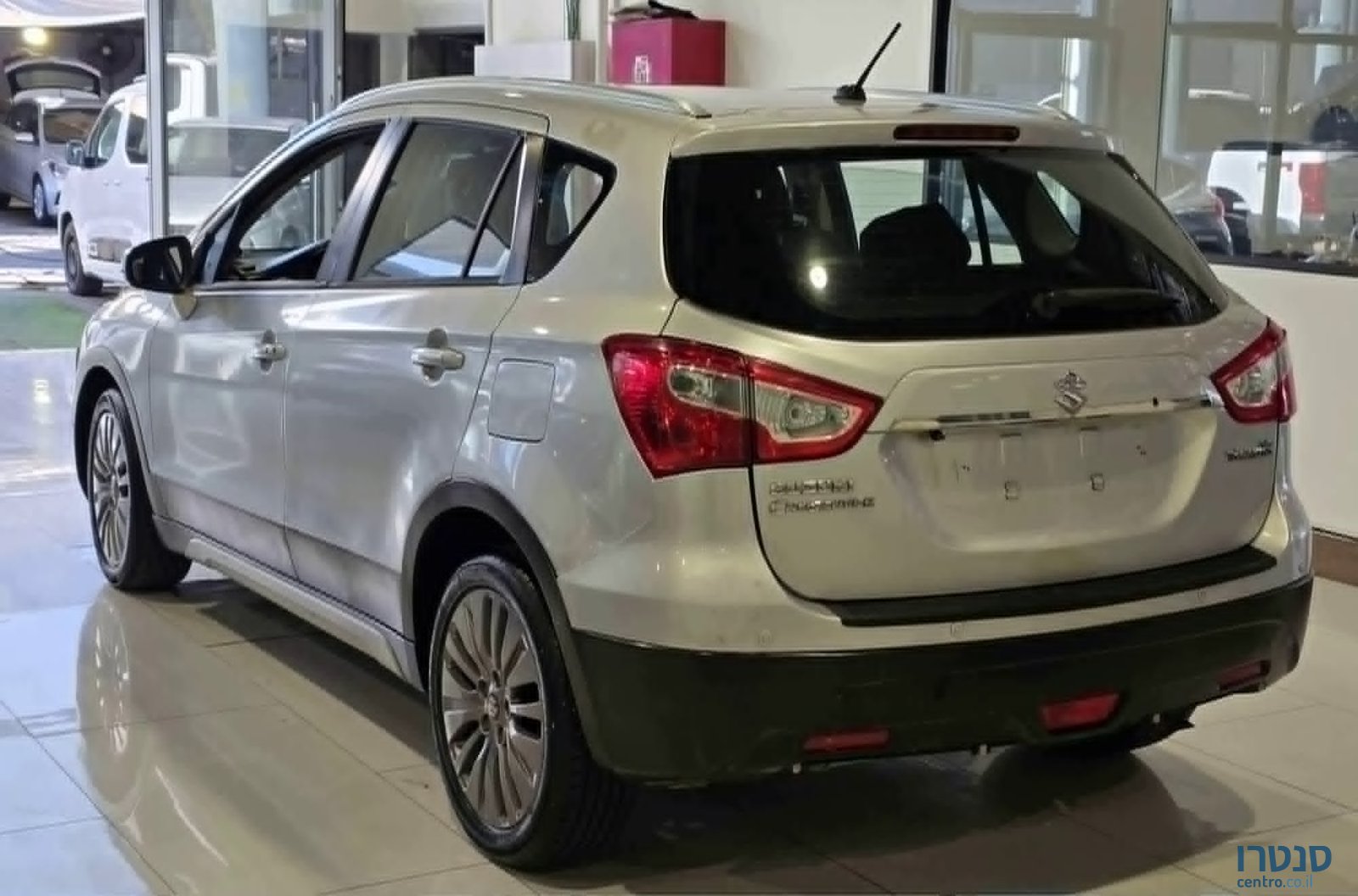 2015' Suzuki SX4 photo #5