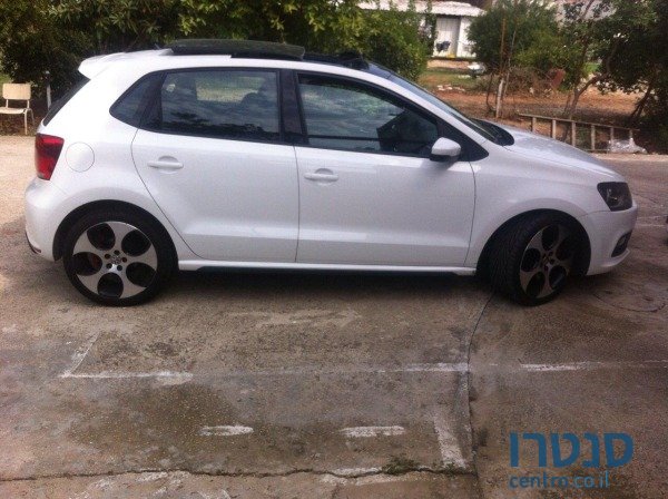 2013' Volkswagen Polo photo #3