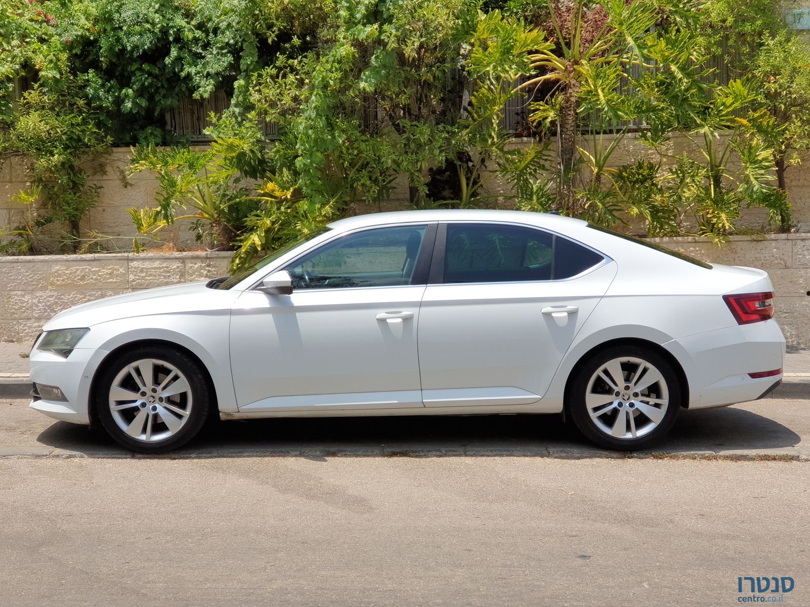 2016' Skoda Superb סקודה סופרב photo #1