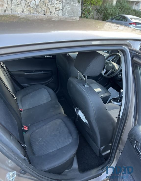 2013' Hyundai i20 יונדאי photo #3