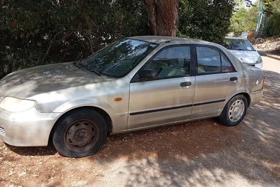 2003' Mazda 323 מאזדה
