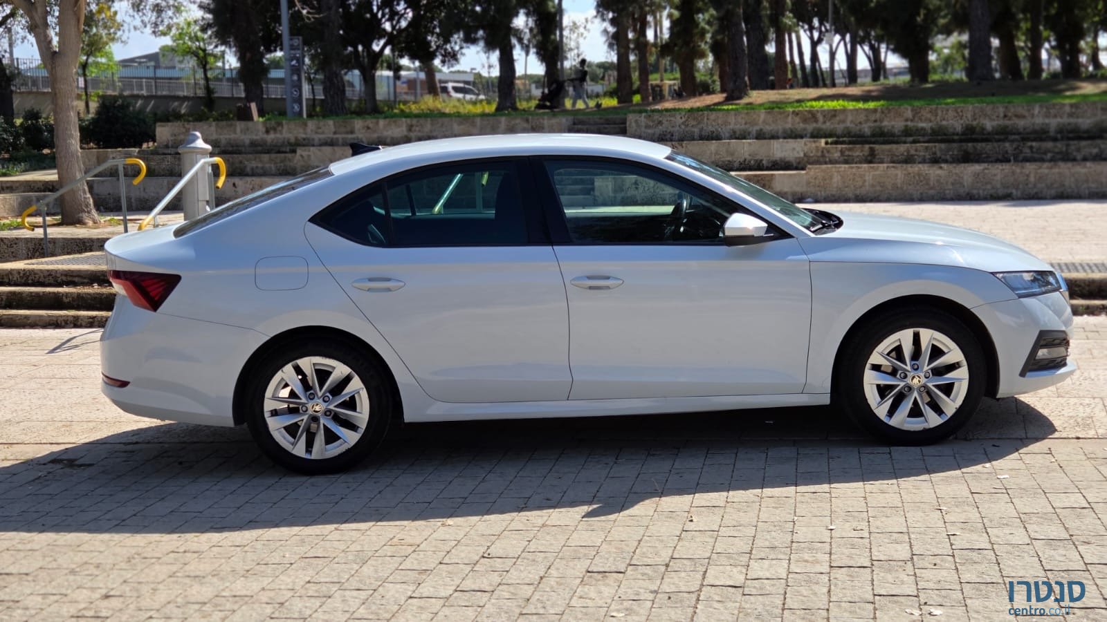 2022' Skoda Octavia Ambition photo #7
