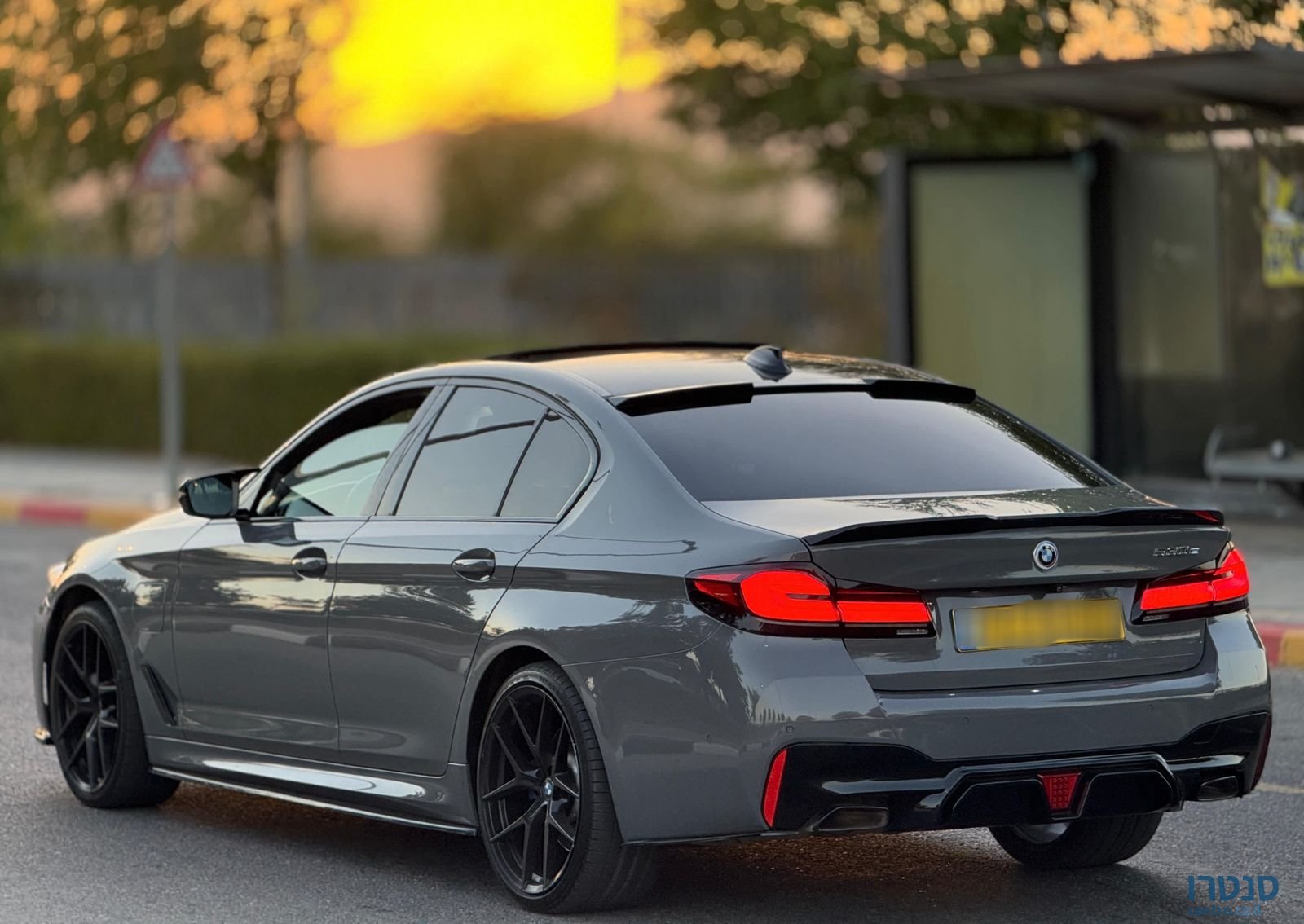 2021' BMW 5 Series ב מ וו סדרה 5 photo #2