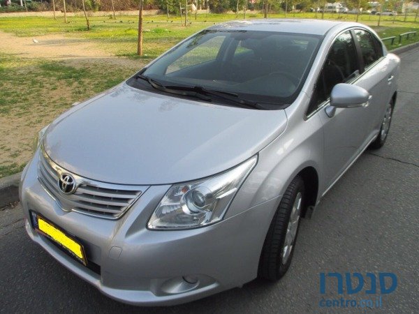 2009' Toyota Avensis photo #1