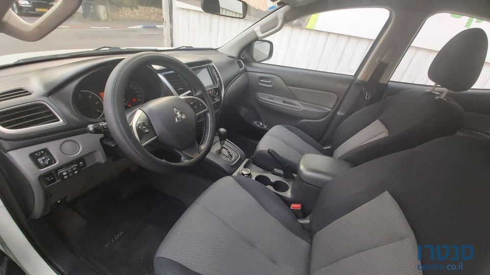 2016' Mitsubishi L 200 photo #3