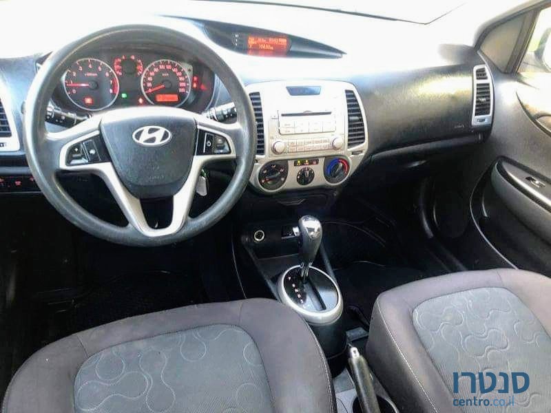 2010' Hyundai i20 photo #3