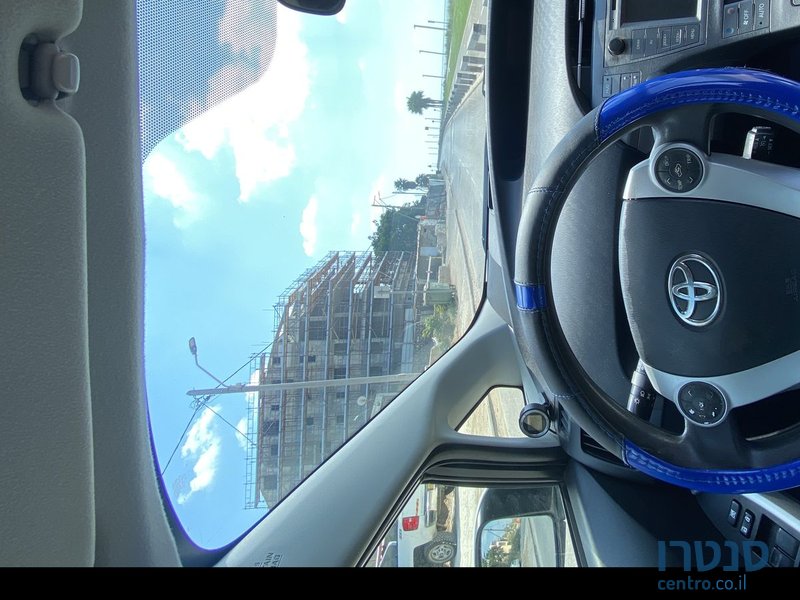 2013' Toyota Prius טויוטה פריוס photo #5