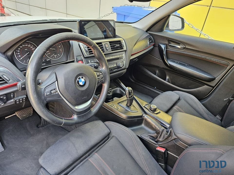 2015' BMW 118 photo #4