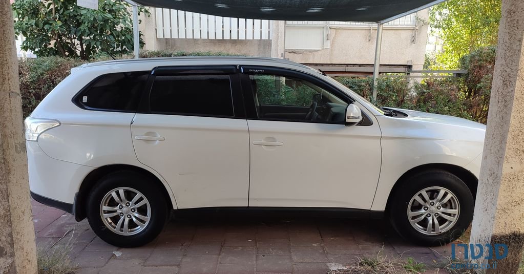 2015' Mitsubishi Outlander מיצובישי אאוטלנדר photo #3