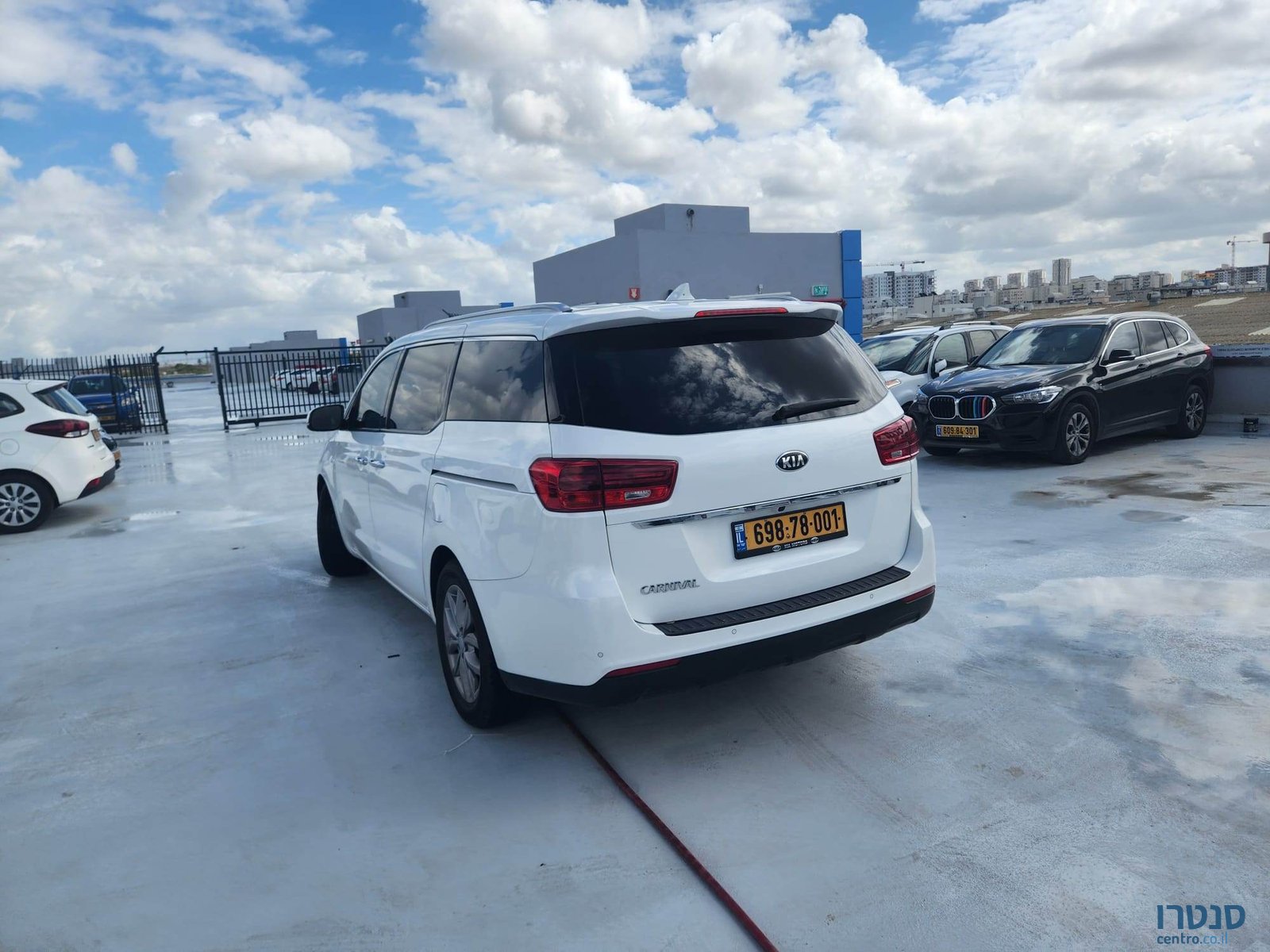 2019' Kia Carnival photo #6