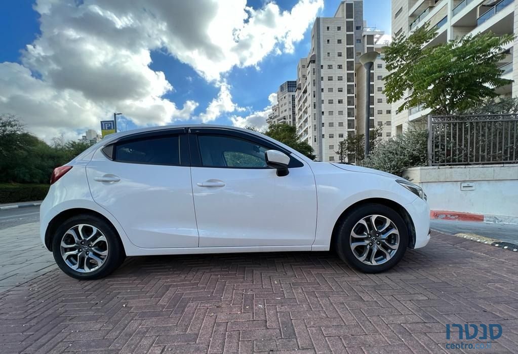 2019' Mazda 2 מאזדה photo #1