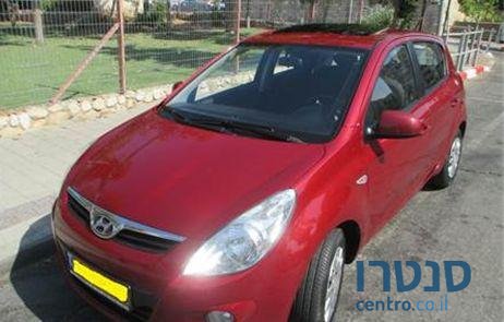 2010' Hyundai i20 יונדאי החדשה פרימיום photo #2