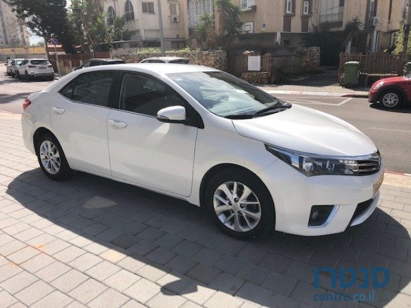 2013' Toyota Corolla photo #1