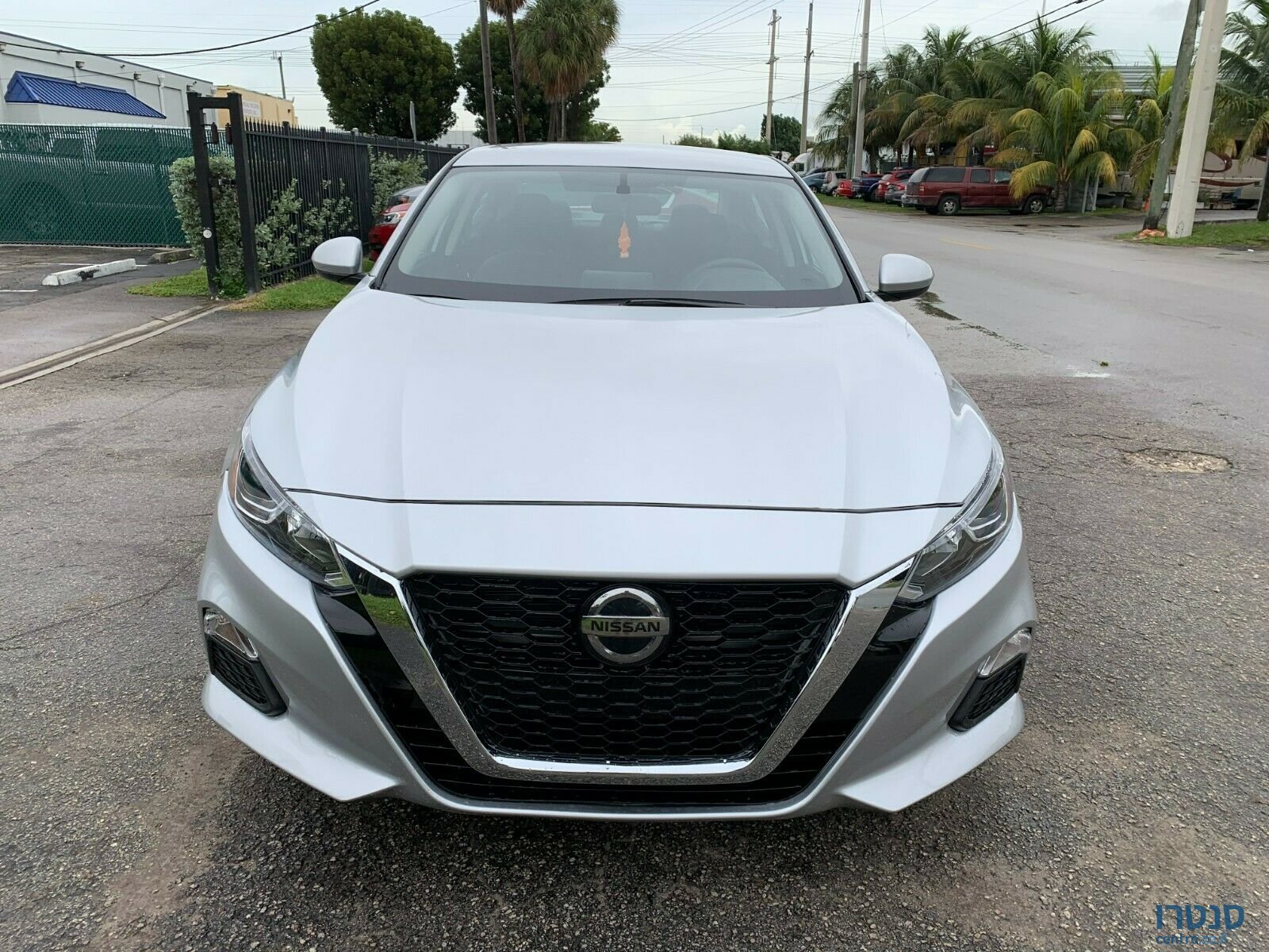 2020' Nissan Altima photo #2