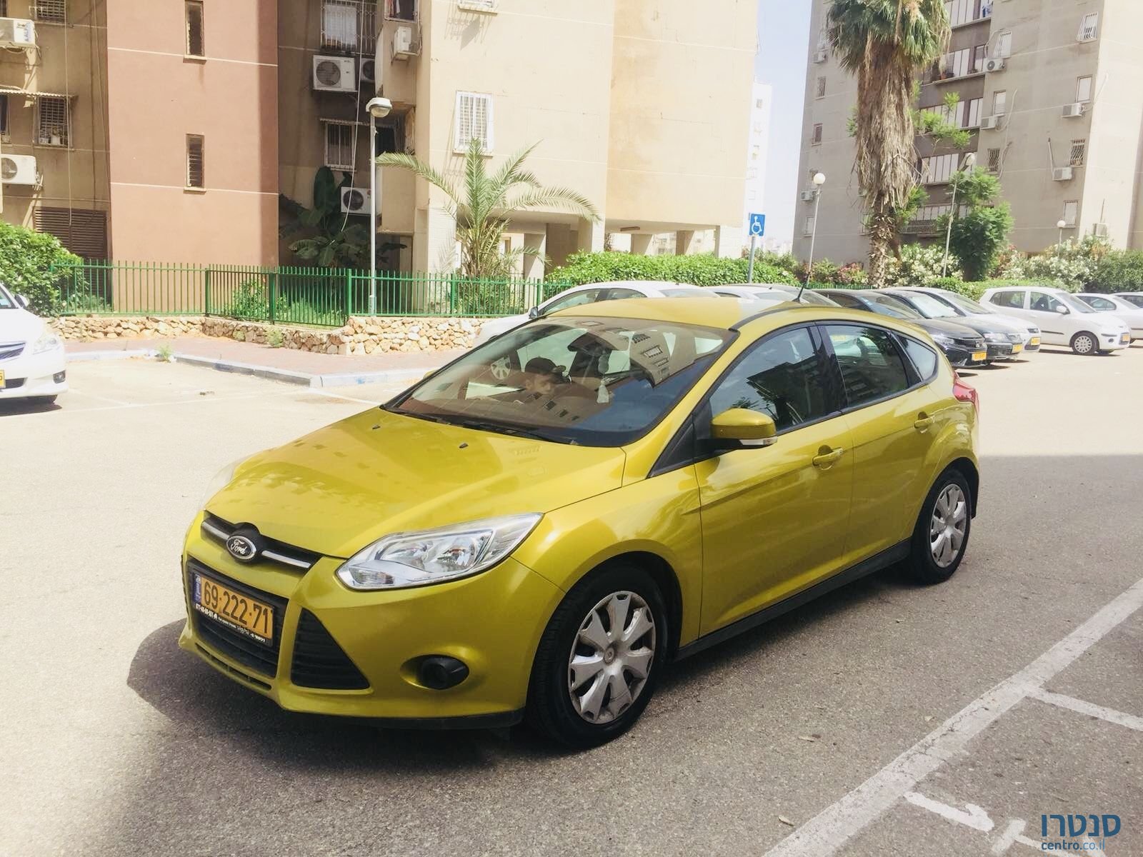 2011' Ford Focus photo #2