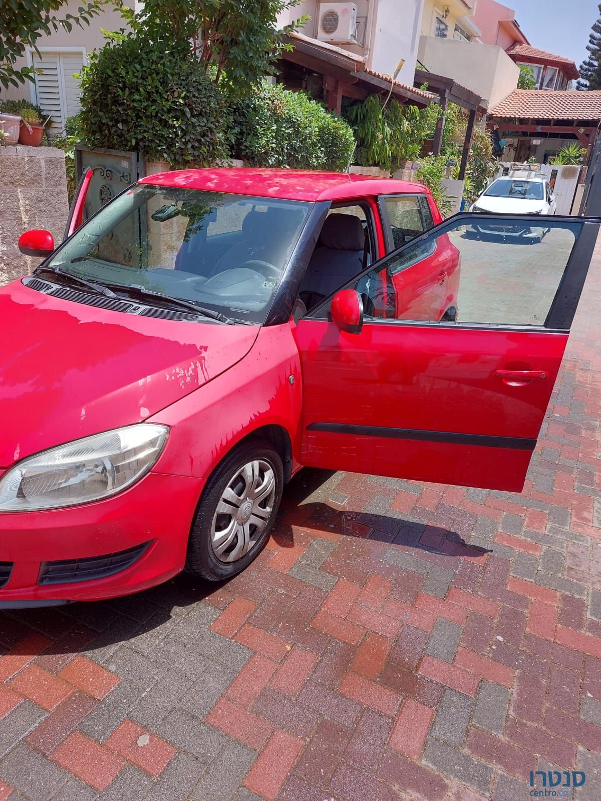 2012' Skoda Fabia סקודה פאביה photo #3