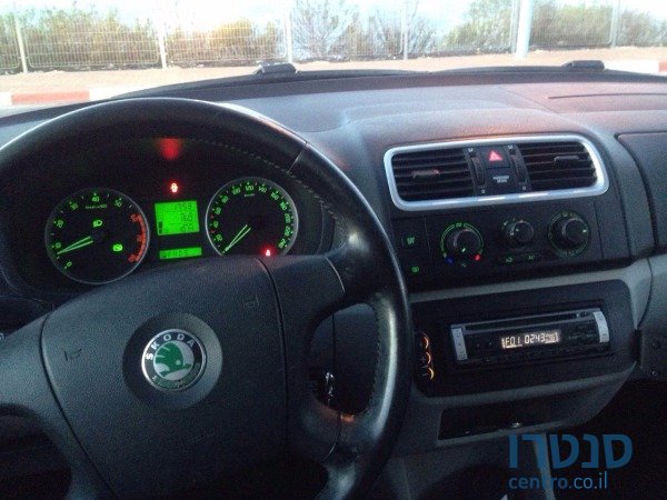 2009' Skoda Roomster photo #4