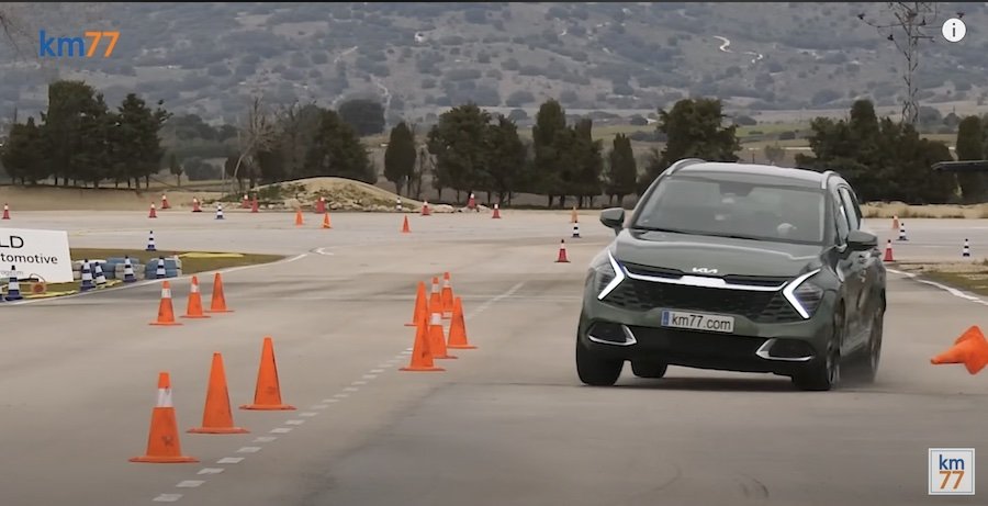 Гибридный Kia Sportage испытали «лосиным тестом»: результат показали на видео