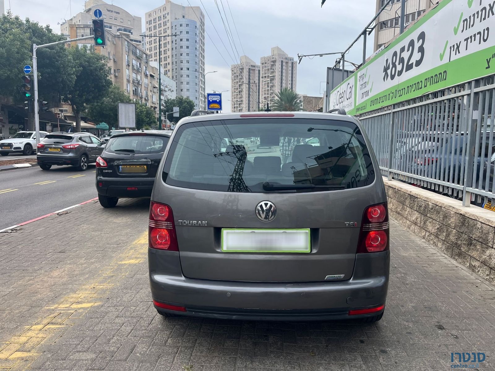 2011' Volkswagen TOURAN photo #6