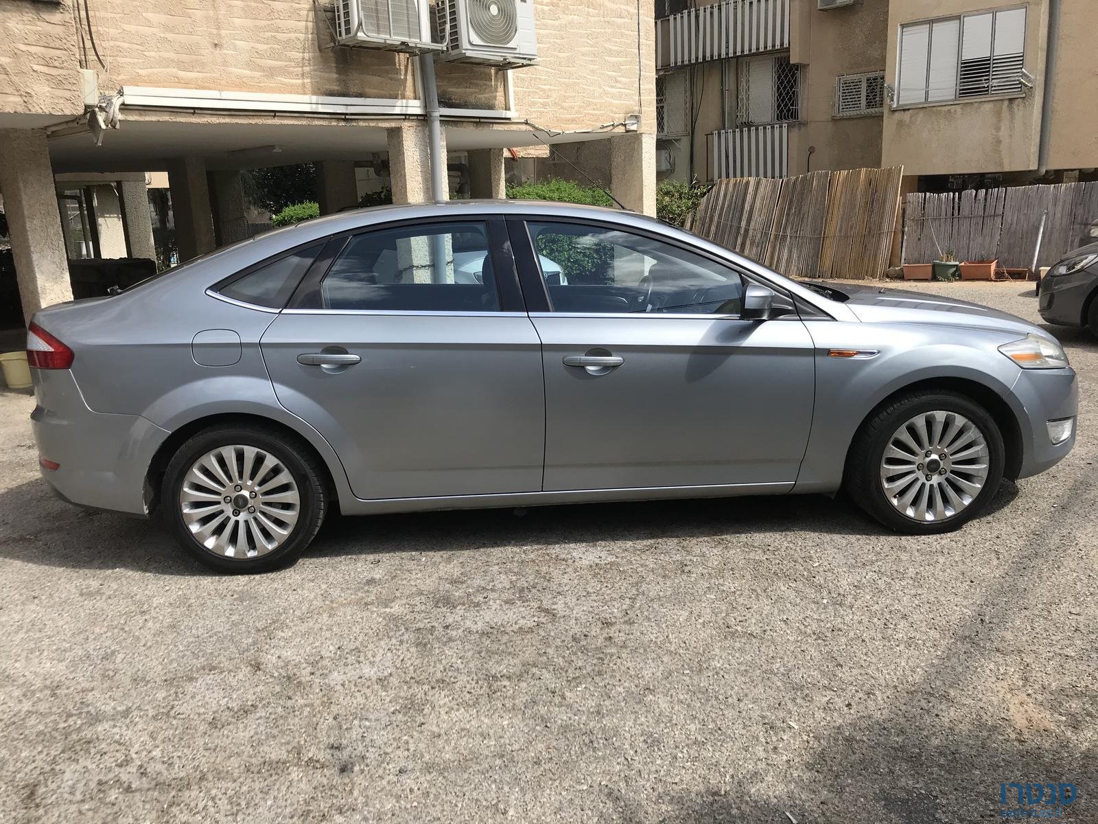2010' Ford Mondeo Titanium photo #4