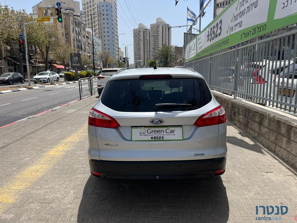 2014' Ford Focus photo #6