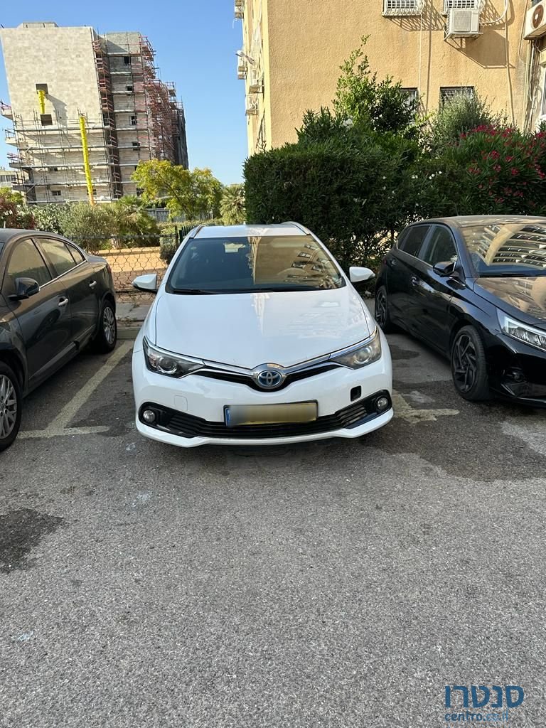2015' Toyota Auris טויוטה אוריס photo #1