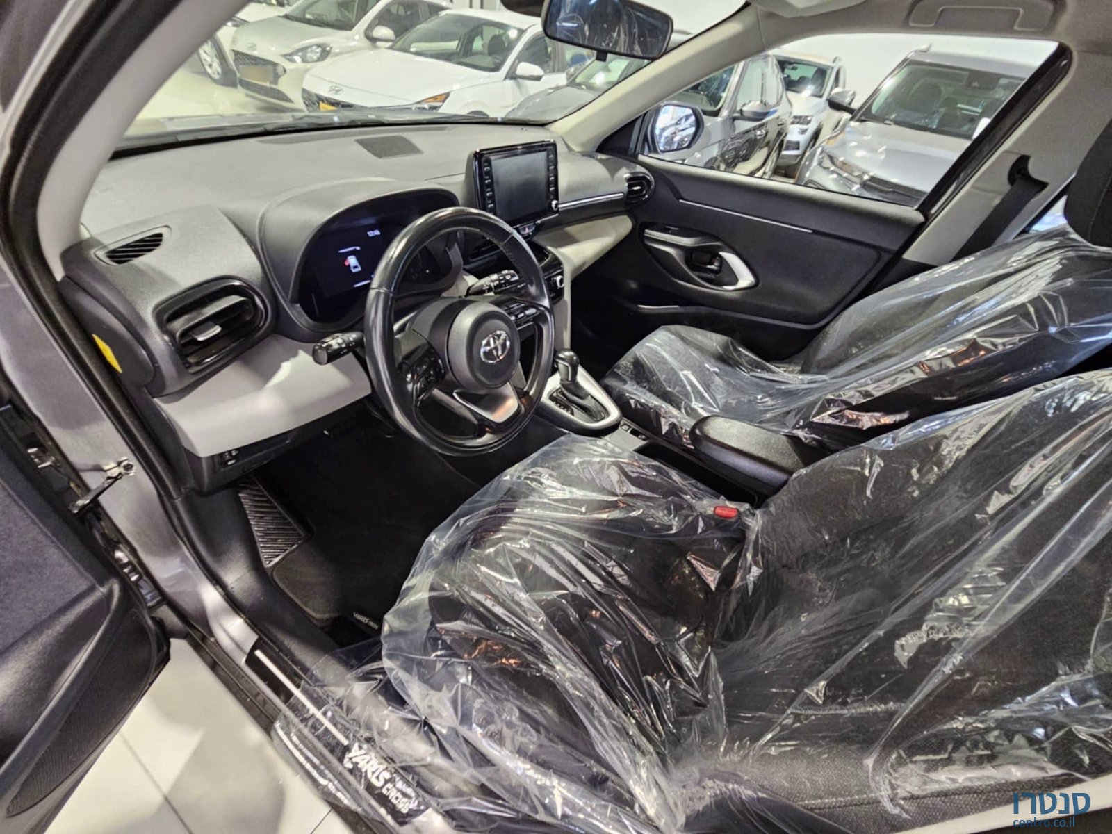 2022' Toyota Yaris Cross photo #5