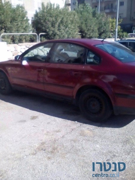 2000' Volkswagen Passat photo #1