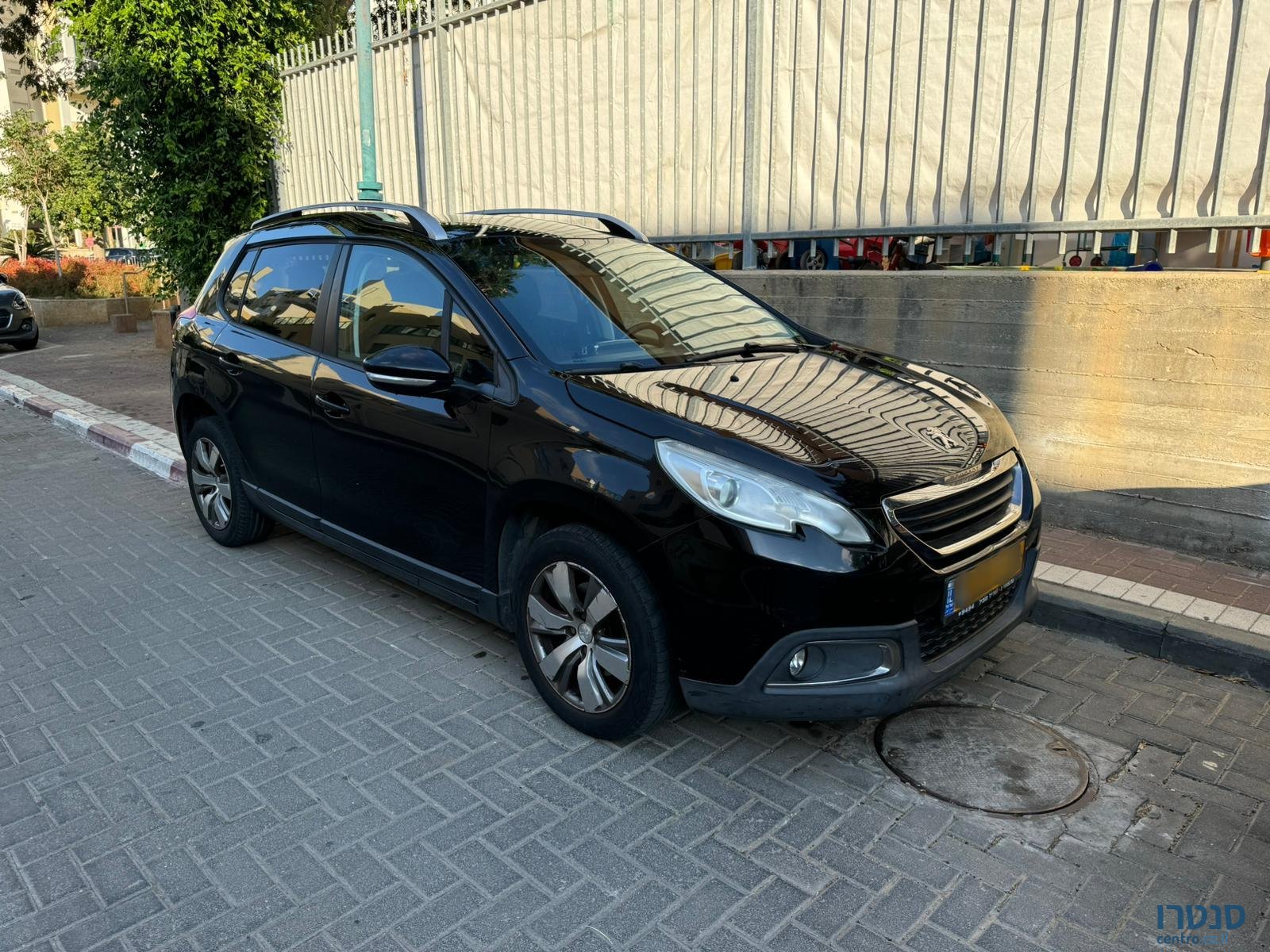 2015' Peugeot 2008 photo #2