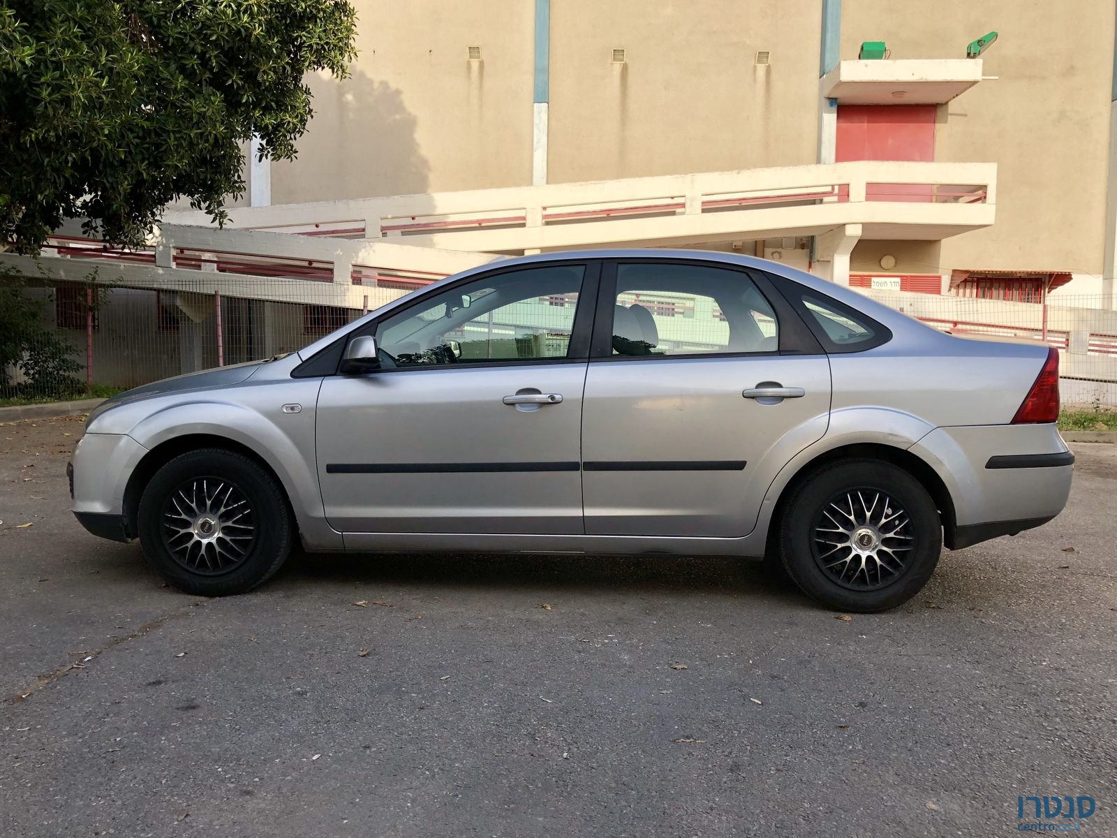 2008' Ford Focus photo #3