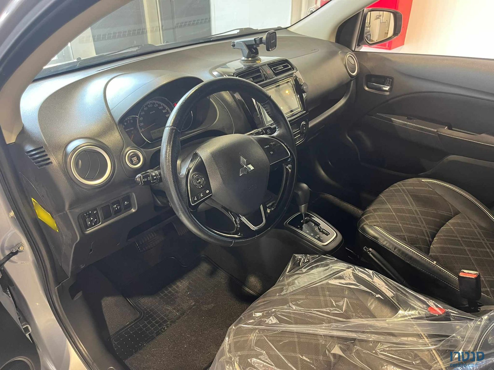 2022' Mitsubishi Space Star photo #5