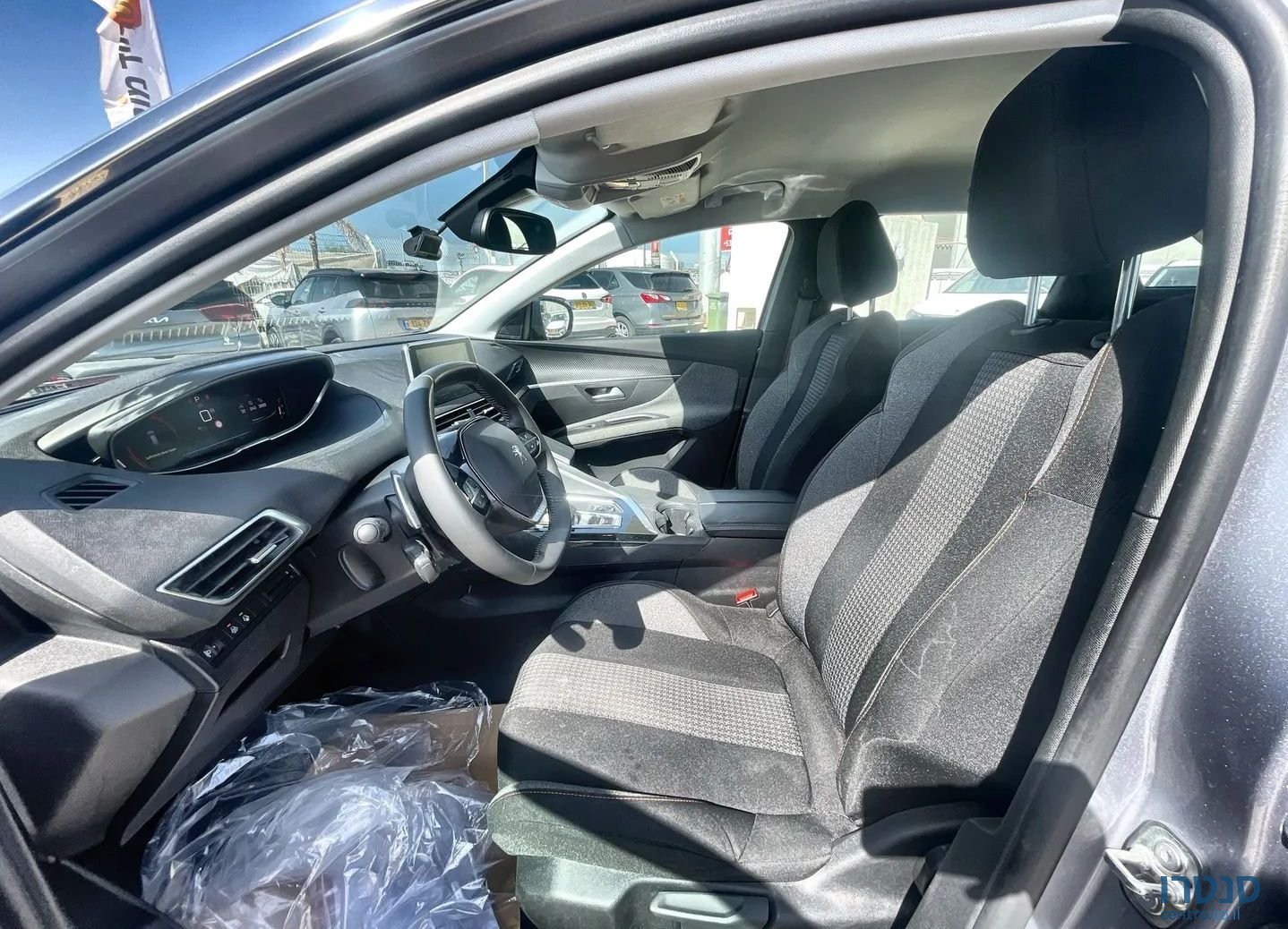 2022' Peugeot 3008 פיג'ו photo #6