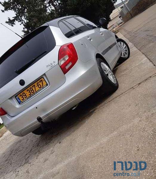 2009' Skoda Fabia סקודה פאביה photo #2