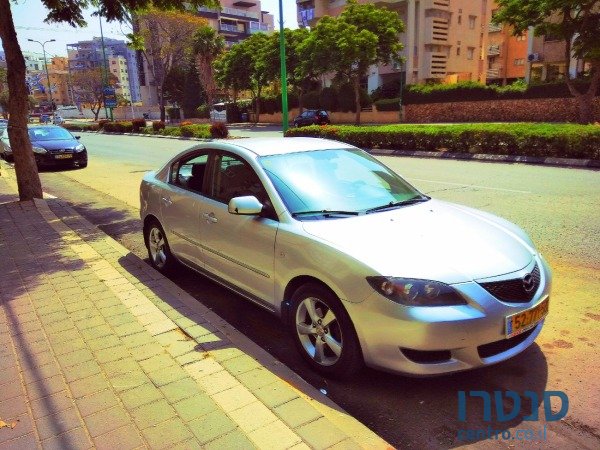 2005' Mazda 3 photo #1