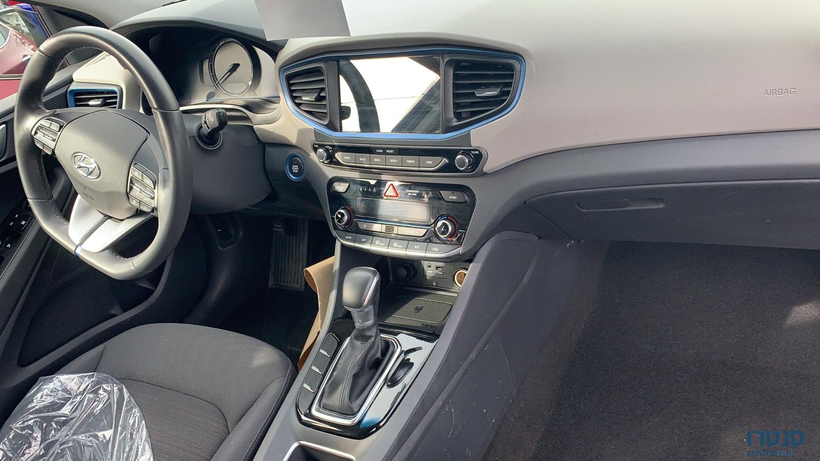 2018' Hyundai Ioniq photo #4