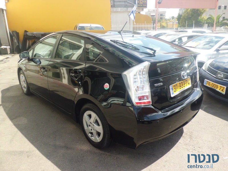 2013' Toyota Prius photo #2