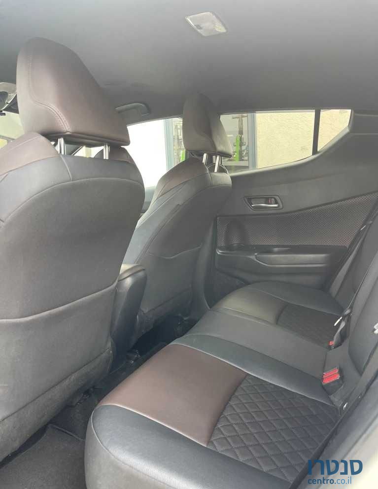 2019' Toyota C-HR טויוטה photo #4
