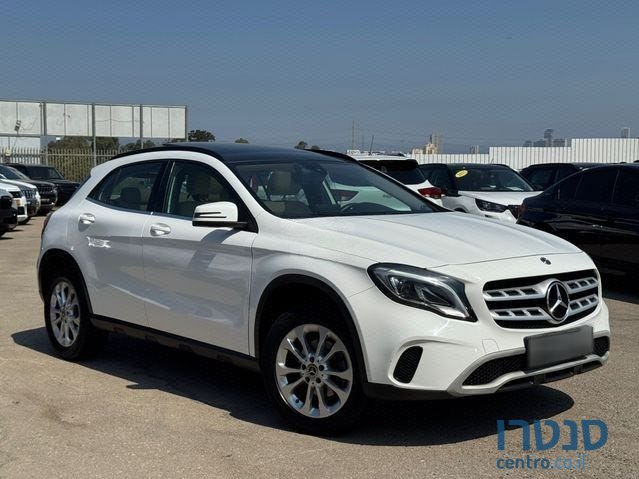 2019' Mercedes-Benz GLA מרצדס-בנץ photo #2