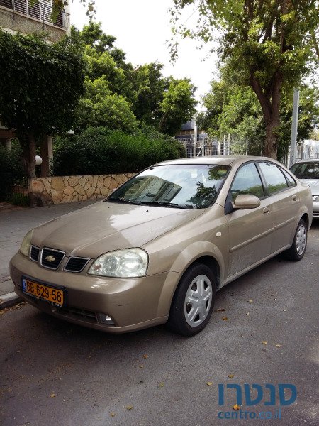 2004' Chevrolet Optra photo #2