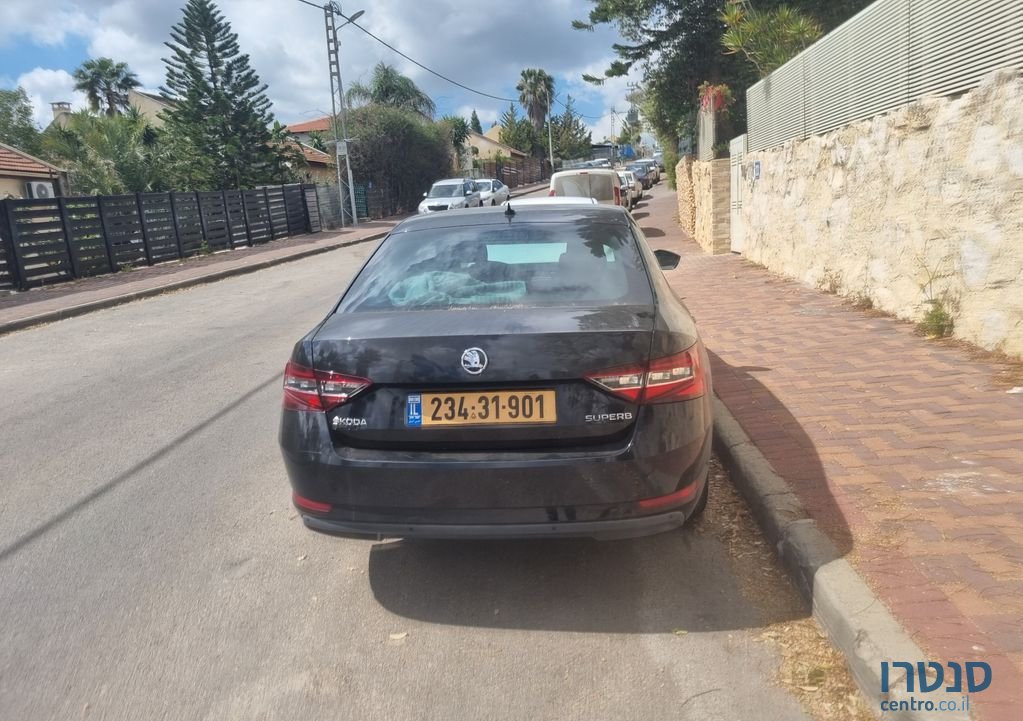 2017' Skoda Superb סקודה סופרב photo #4