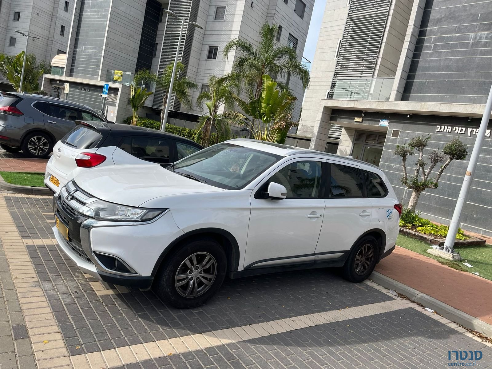2017' Mitsubishi Outlander מיצובישי אאוטלנדר photo #2