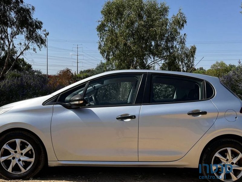 2017' Peugeot 208 פיג'ו photo #4