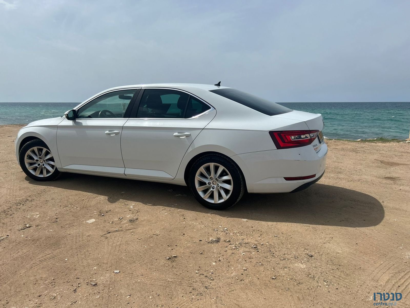 2017' Skoda Superb סקודה סופרב photo #1