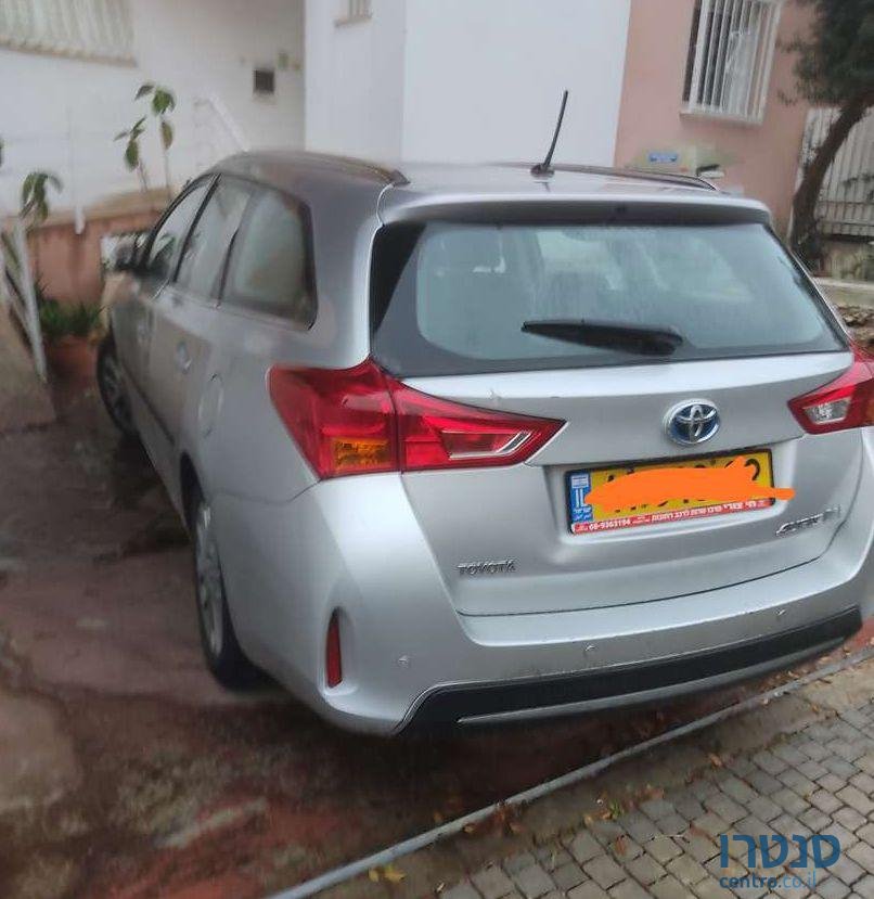 2015' Toyota Auris טויוטה אוריס photo #2
