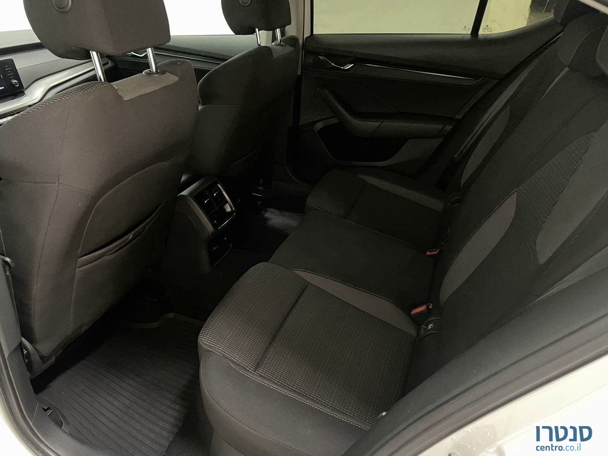 2021' Skoda Octavia photo #6