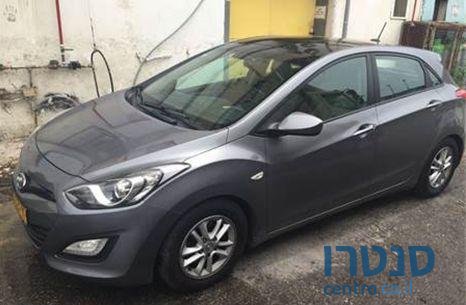 2013' Hyundai I30 פרמיום ‏1600 photo #1