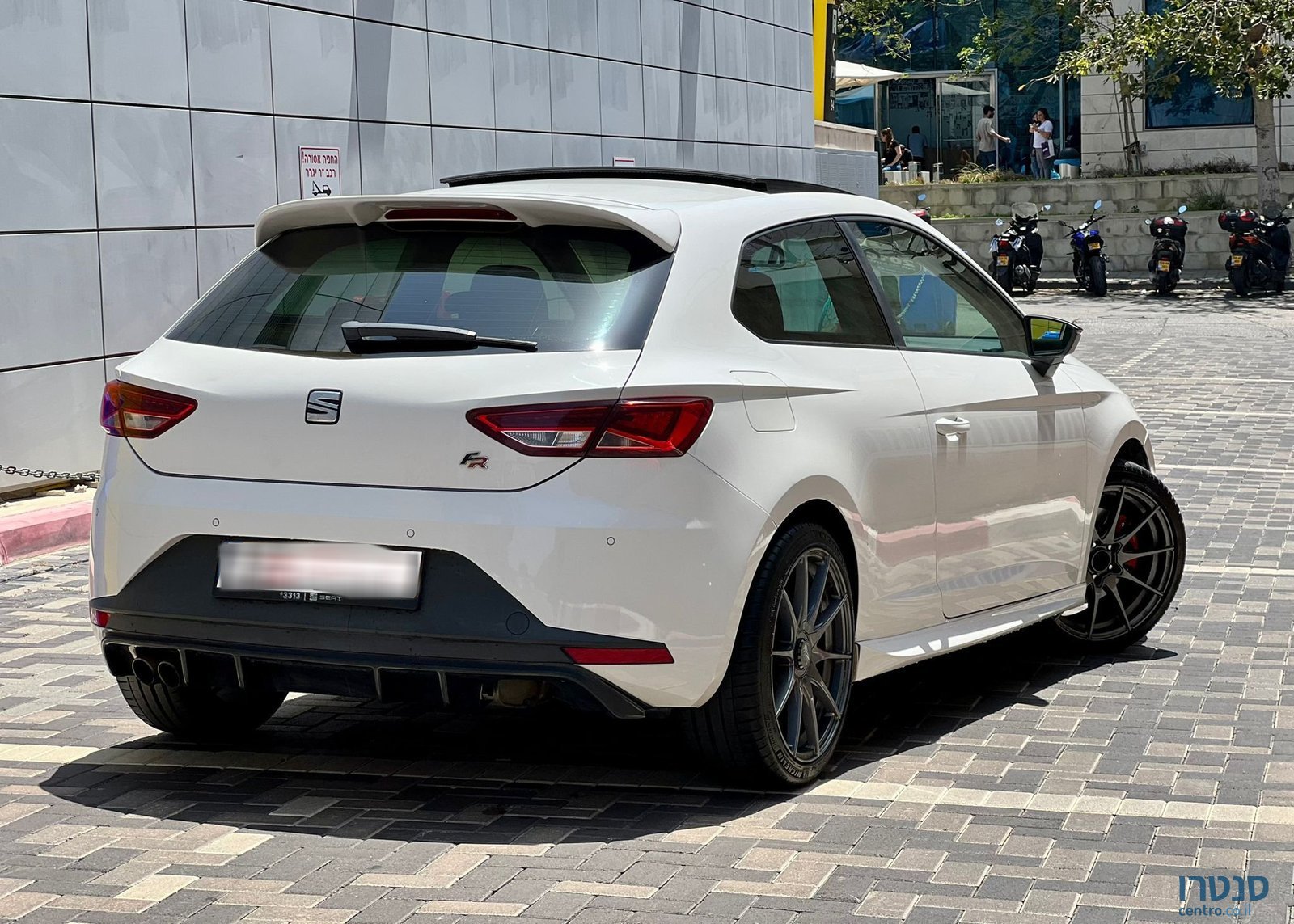 2016' SEAT Leon photo #2