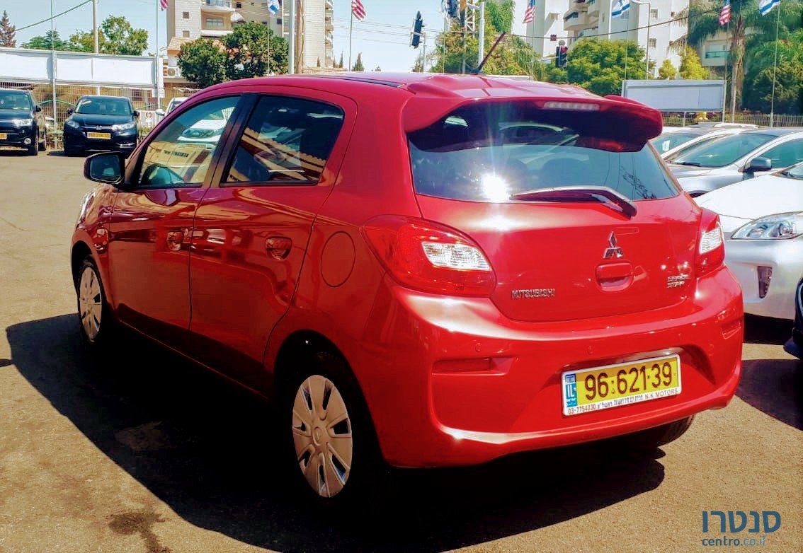 2017' Mitsubishi Space Star photo #3